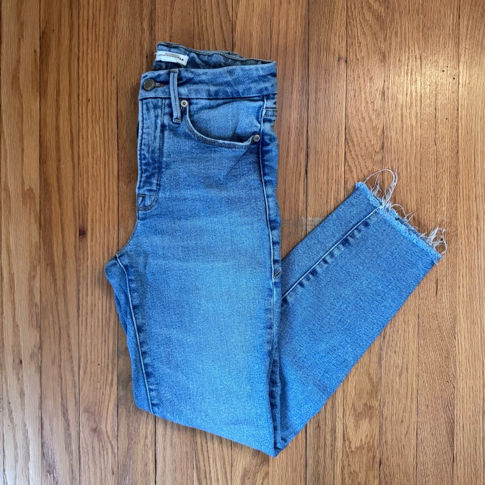 Good American Light Blue Cropped Jeans